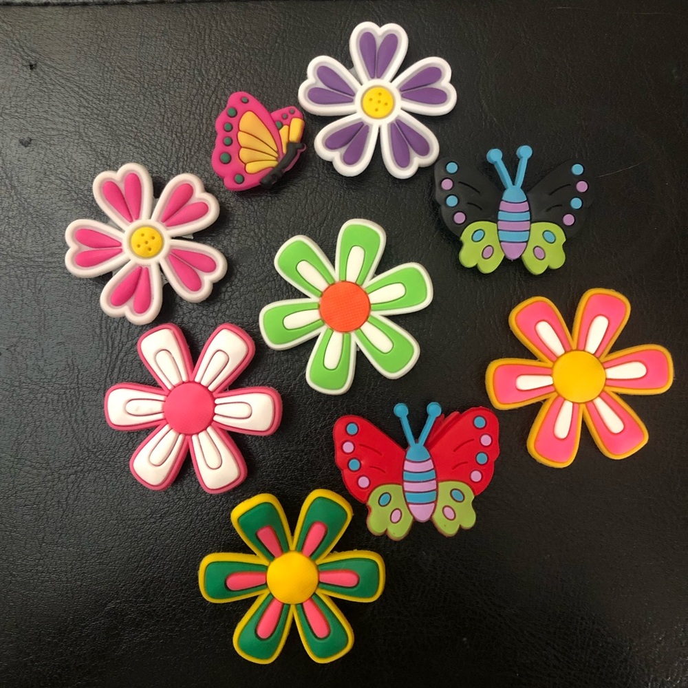 🦋Crocs Charms 🌸